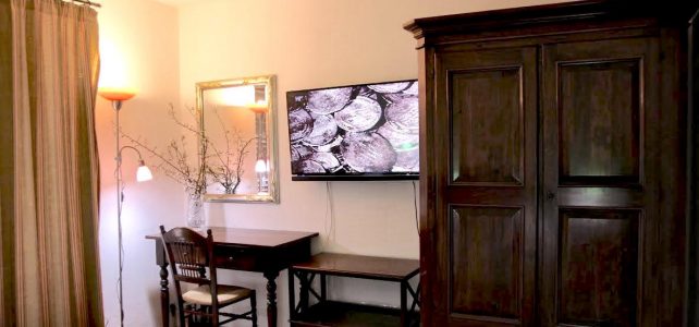Bedroom with TV Ap 4